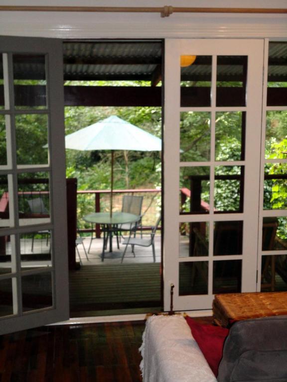 Stone'S Throw Cottage Bed And Breakfast Belgrave Room photo