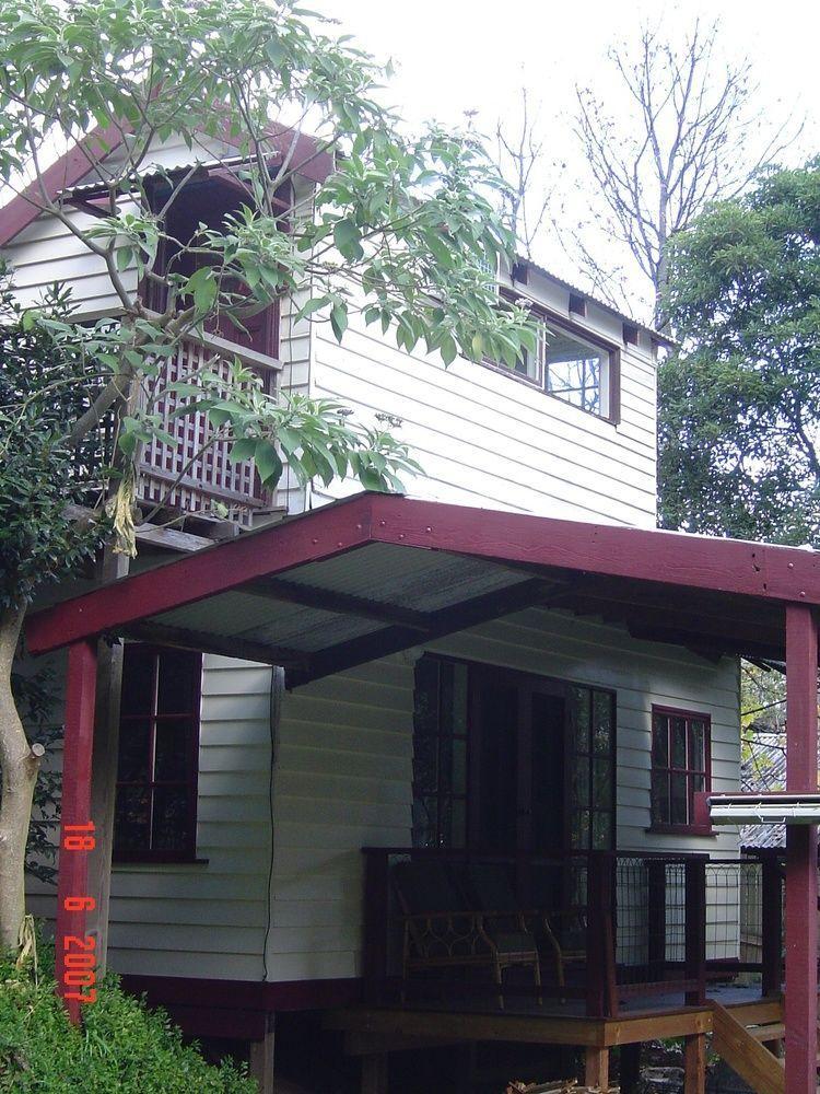 Stone'S Throw Cottage Bed And Breakfast Belgrave Exterior photo