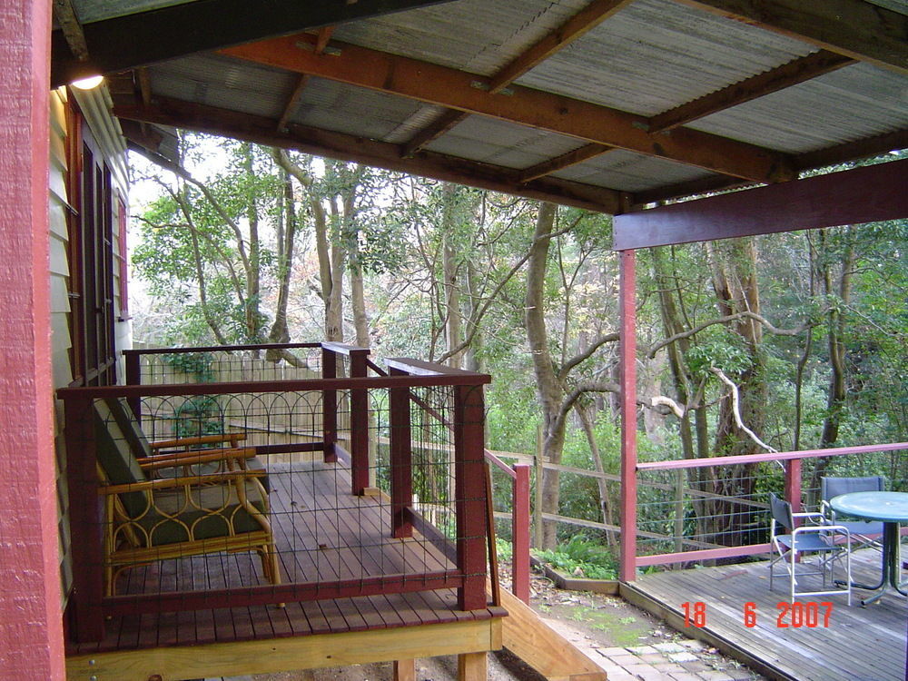 Stone'S Throw Cottage Bed And Breakfast Belgrave Exterior photo