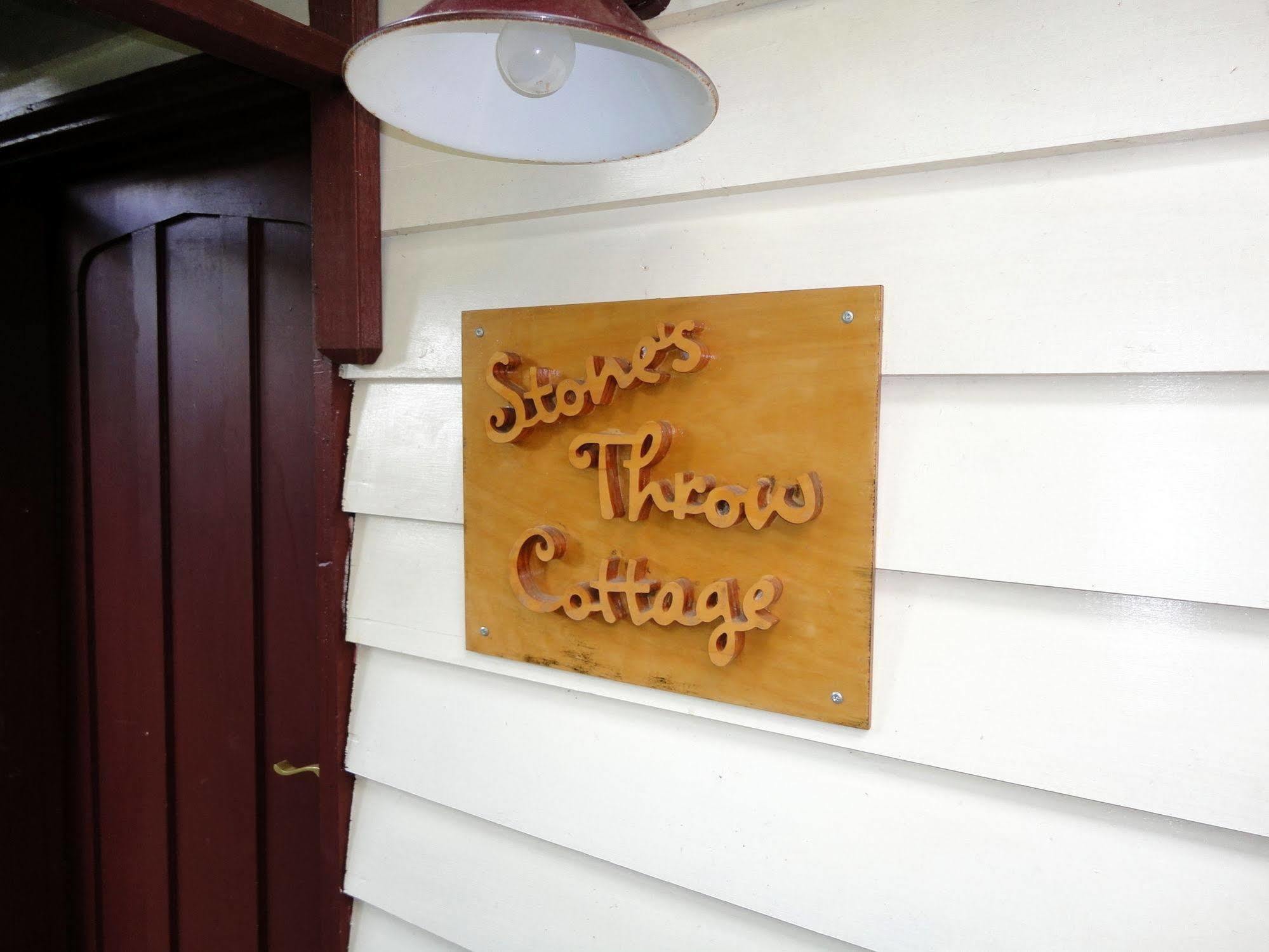 Stone'S Throw Cottage Bed And Breakfast Belgrave Exterior photo