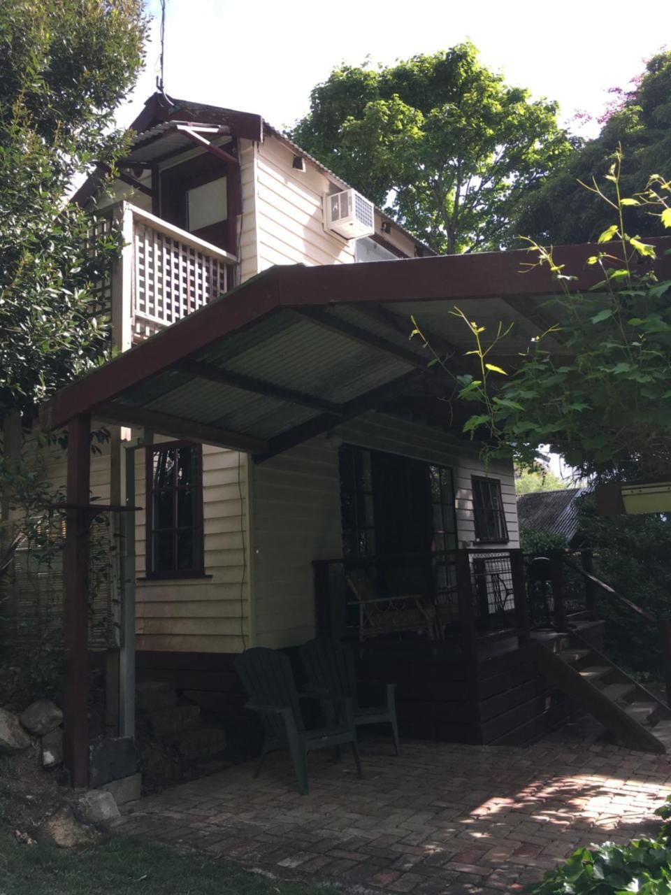 Stone'S Throw Cottage Bed And Breakfast Belgrave Exterior photo