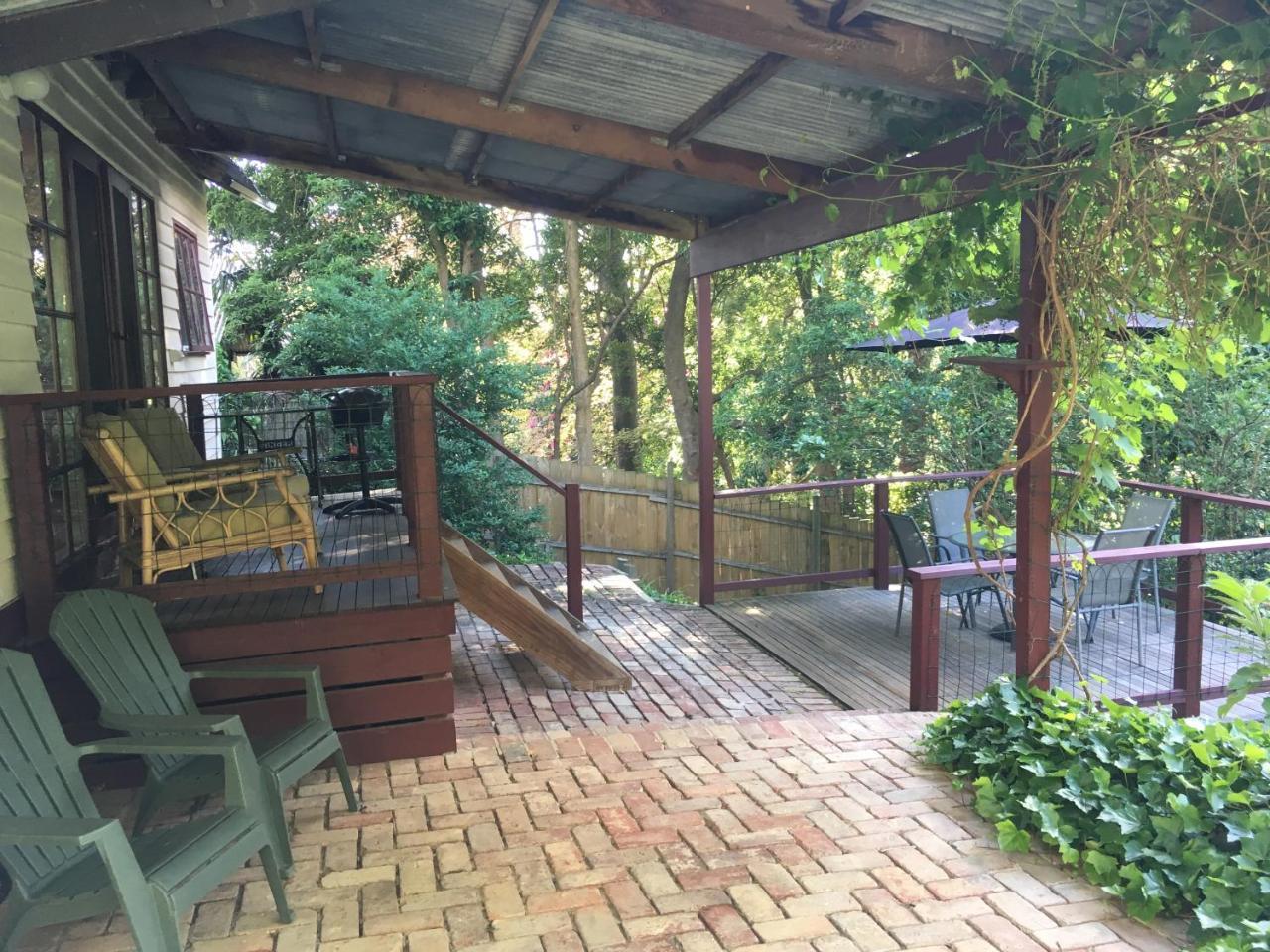 Stone'S Throw Cottage Bed And Breakfast Belgrave Exterior photo